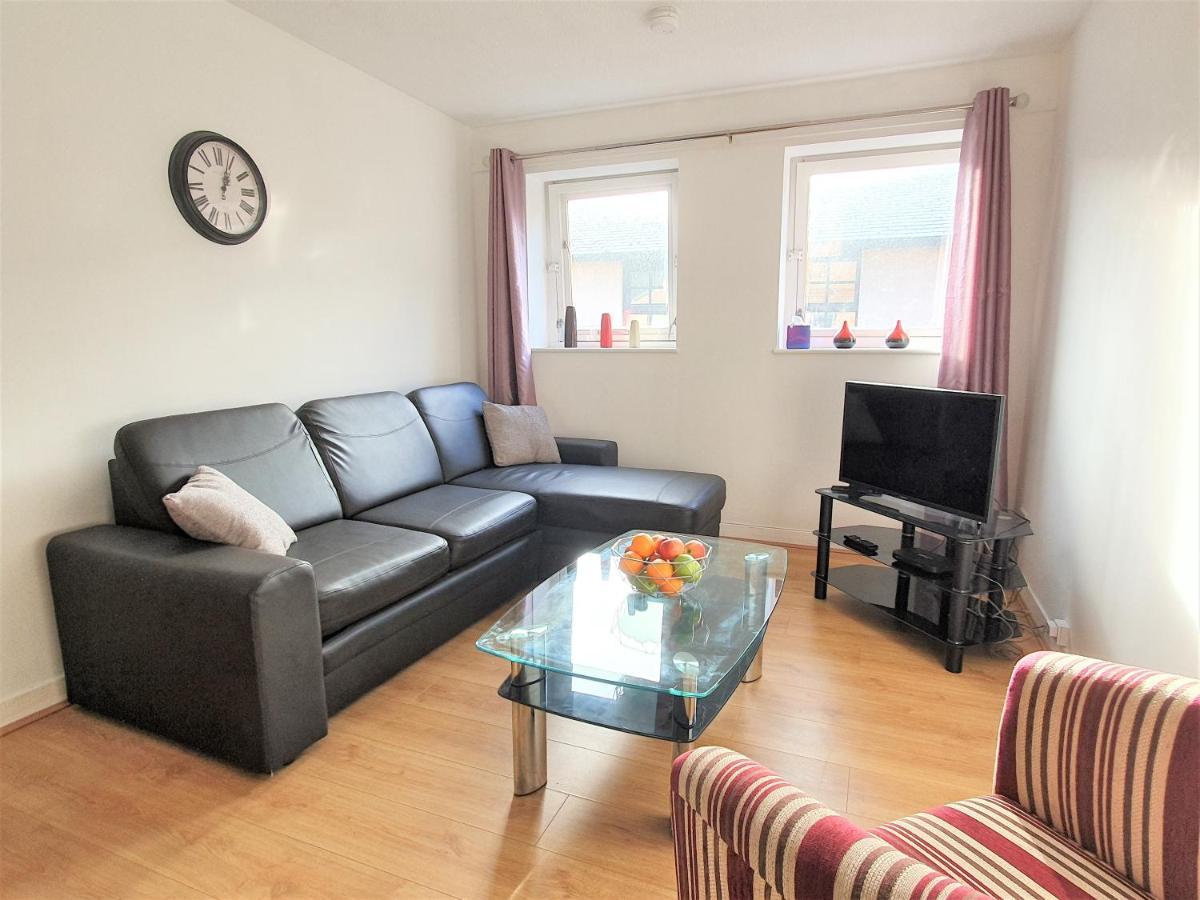 Modern One Bedroom Apt - City Centre & Freeparking Glasgow Bagian luar foto