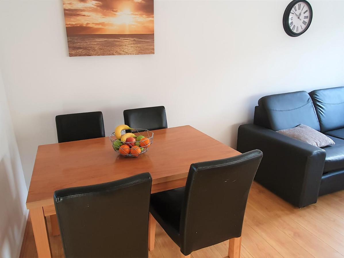 Modern One Bedroom Apt - City Centre & Freeparking Glasgow Bagian luar foto