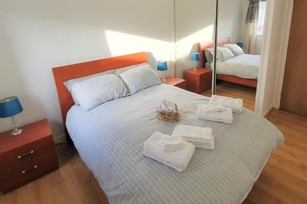 Modern One Bedroom Apt - City Centre & Freeparking Glasgow Bagian luar foto