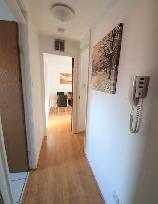 Modern One Bedroom Apt - City Centre & Freeparking Glasgow Bagian luar foto
