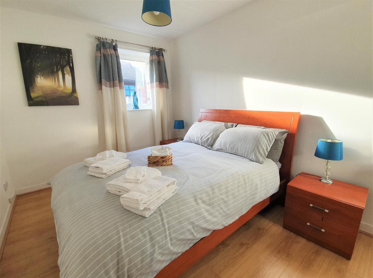 Modern One Bedroom Apt - City Centre & Freeparking Glasgow Bagian luar foto